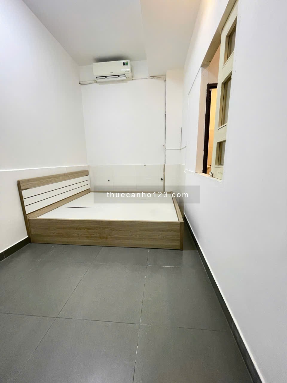 Căn hộ 1 phòng ngủ có cửa sổ tách bếp, Bạch Đằng, Tân Bình