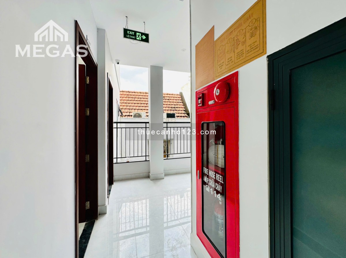 Căn Hộ Ban công riêng ngay Etown Cộng Hoà mới 100% Đầy Đủ Nội Thất