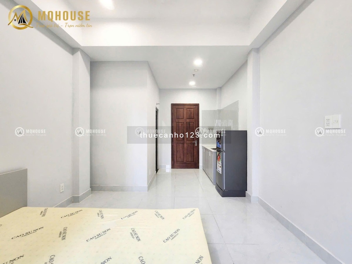 Căn Hộ Ban công riêng ngay Etown Cộng Hoà mới 100% Đầy Đủ Nội Thất