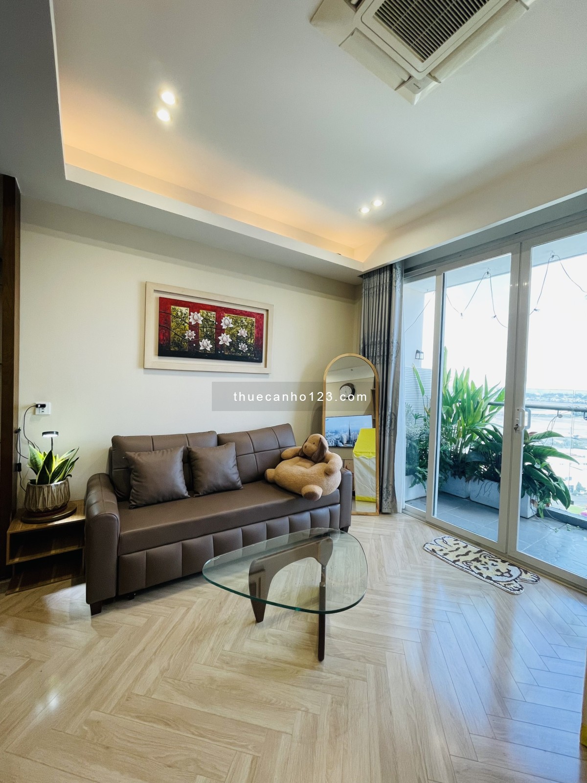 HOT Căn hộ Saigon Airport Plaza 2 phòng ngủ và 2 WC, Nội thất cao cấp 18 Triệu Tel 0906.887.586 Quân