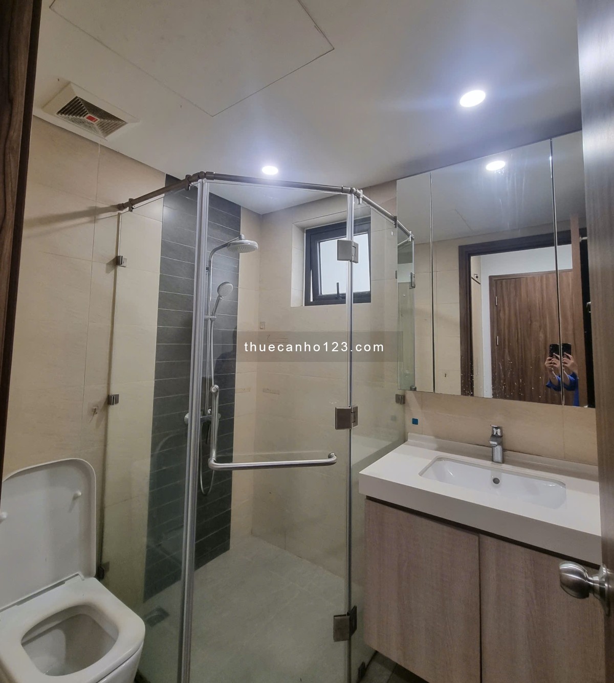 Cho thuê căn hộ cao cấp 2PN, 78m2, tòa Jasmine 1, khu chung cư Hà Đô, quận 10