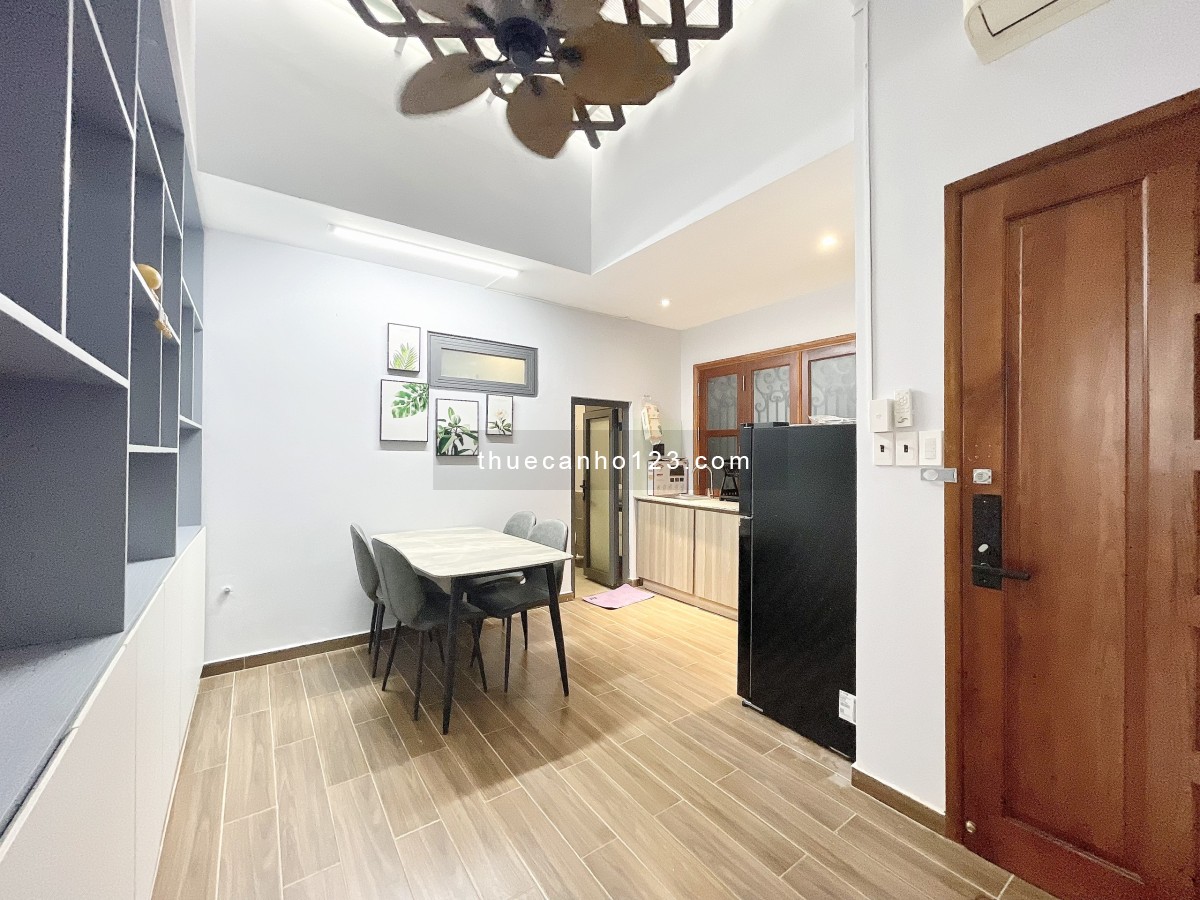 Cho thuê căn hộ 1 phòng ngủ toà nhà sang sịn mịn có hồ cá Koi ngay Lê Văn Sỹ Quận 3