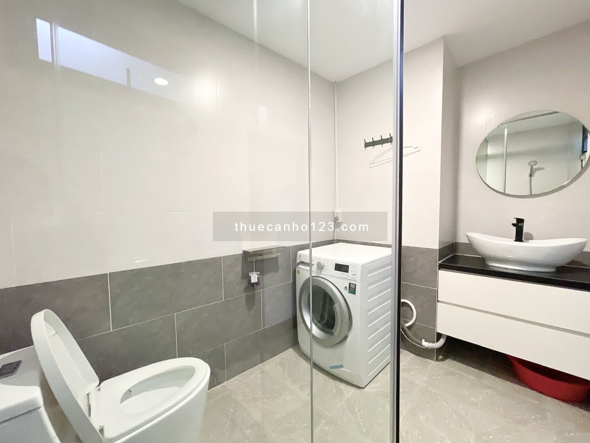 Cho thuê căn hộ 1 phòng ngủ toà nhà sang sịn mịn có hồ cá Koi ngay Lê Văn Sỹ Quận 3