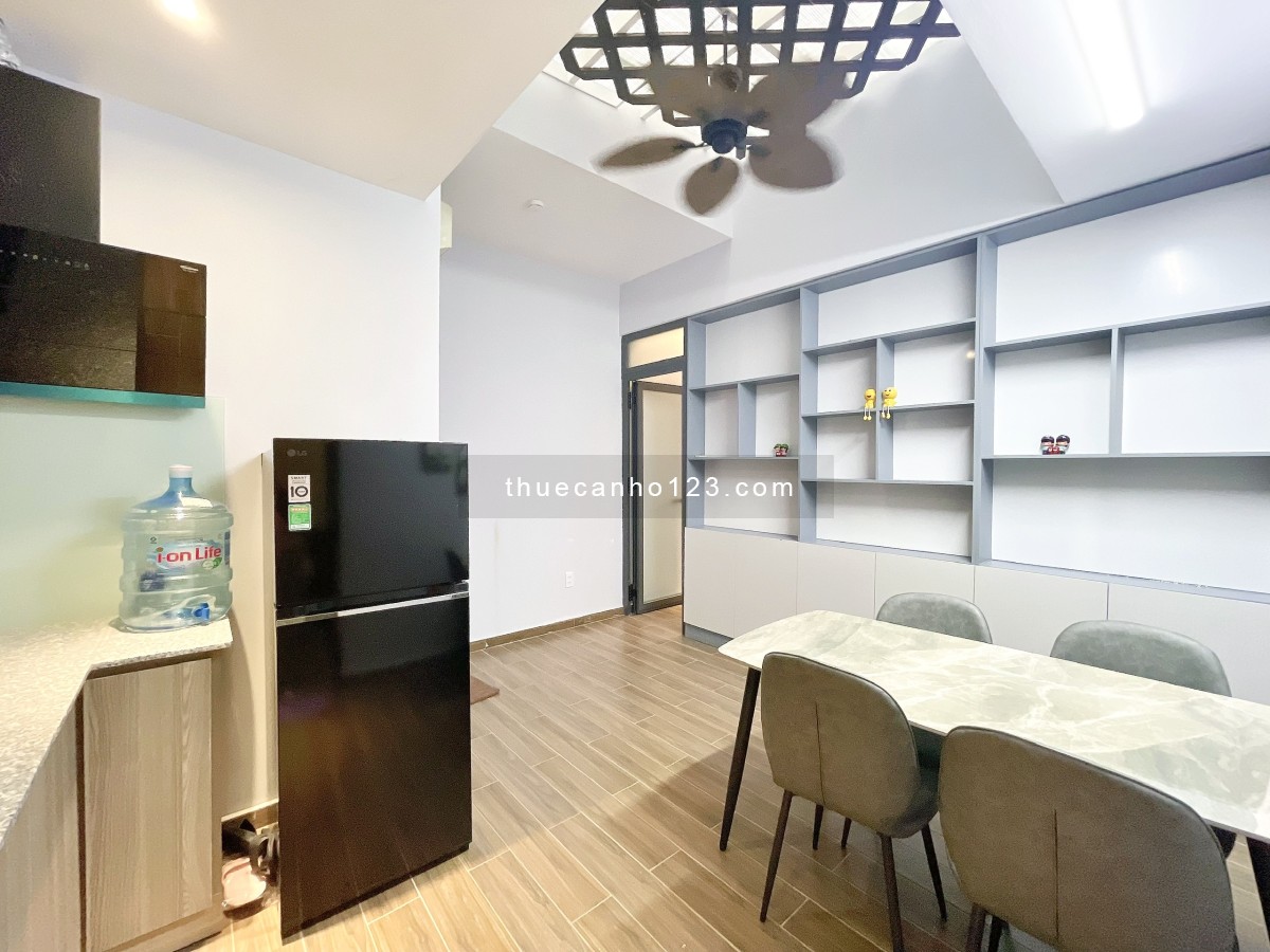Cho thuê căn hộ 1 phòng ngủ toà nhà sang sịn mịn có hồ cá Koi ngay Lê Văn Sỹ Quận 3