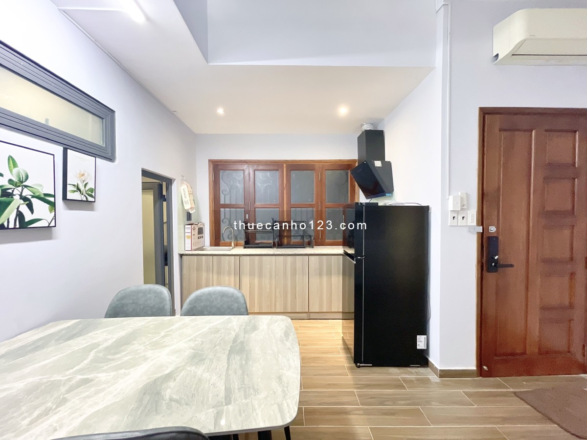 Cho thuê căn hộ 1 phòng ngủ toà nhà sang sịn mịn có hồ cá Koi ngay Lê Văn Sỹ Quận 3