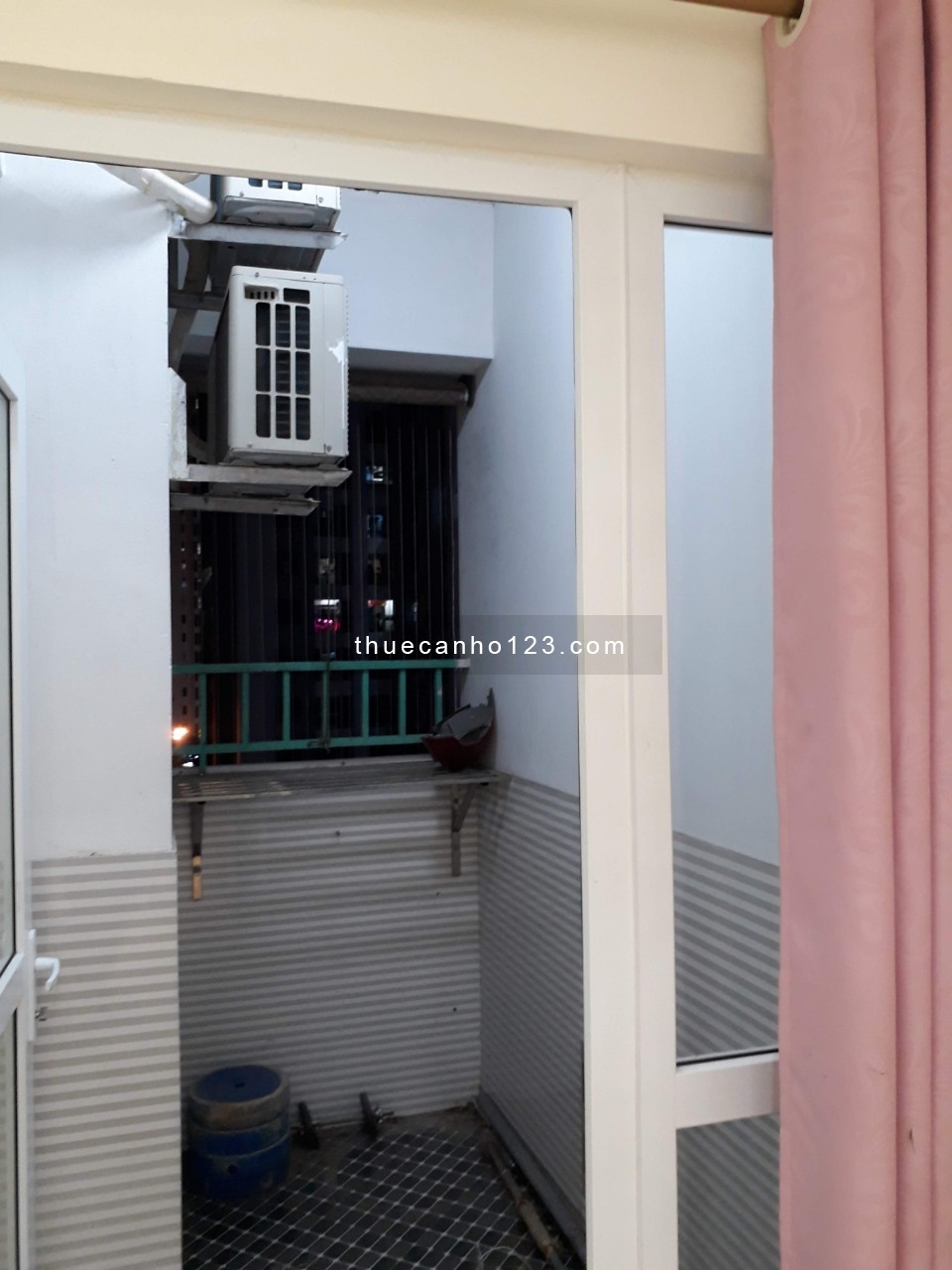 Cho thuê căn hộ 3 phòng ngủ tòa 2A Vinaconex 7, số 136 Hồ Tùng Mậu