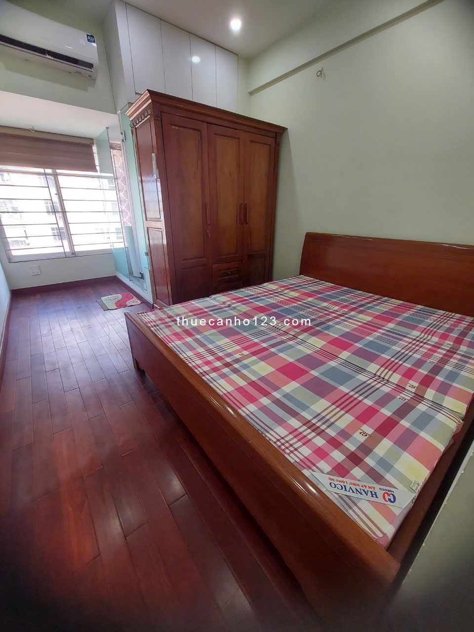 Cho thuê chung cư Licogi 13, Nhân Chính, Thanh Xuân. Căn hộ 3PN + 1 PK + 2WC. Full nội thất