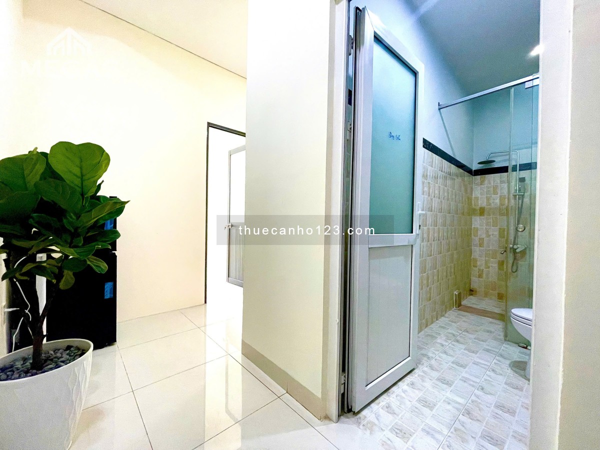 Căn Hộ Dịch Vụ 2 Phong Ngủ mới xây 100% - Nội thất mới hoàn toàn - Ban công siêu thoáng - Hòa Bình