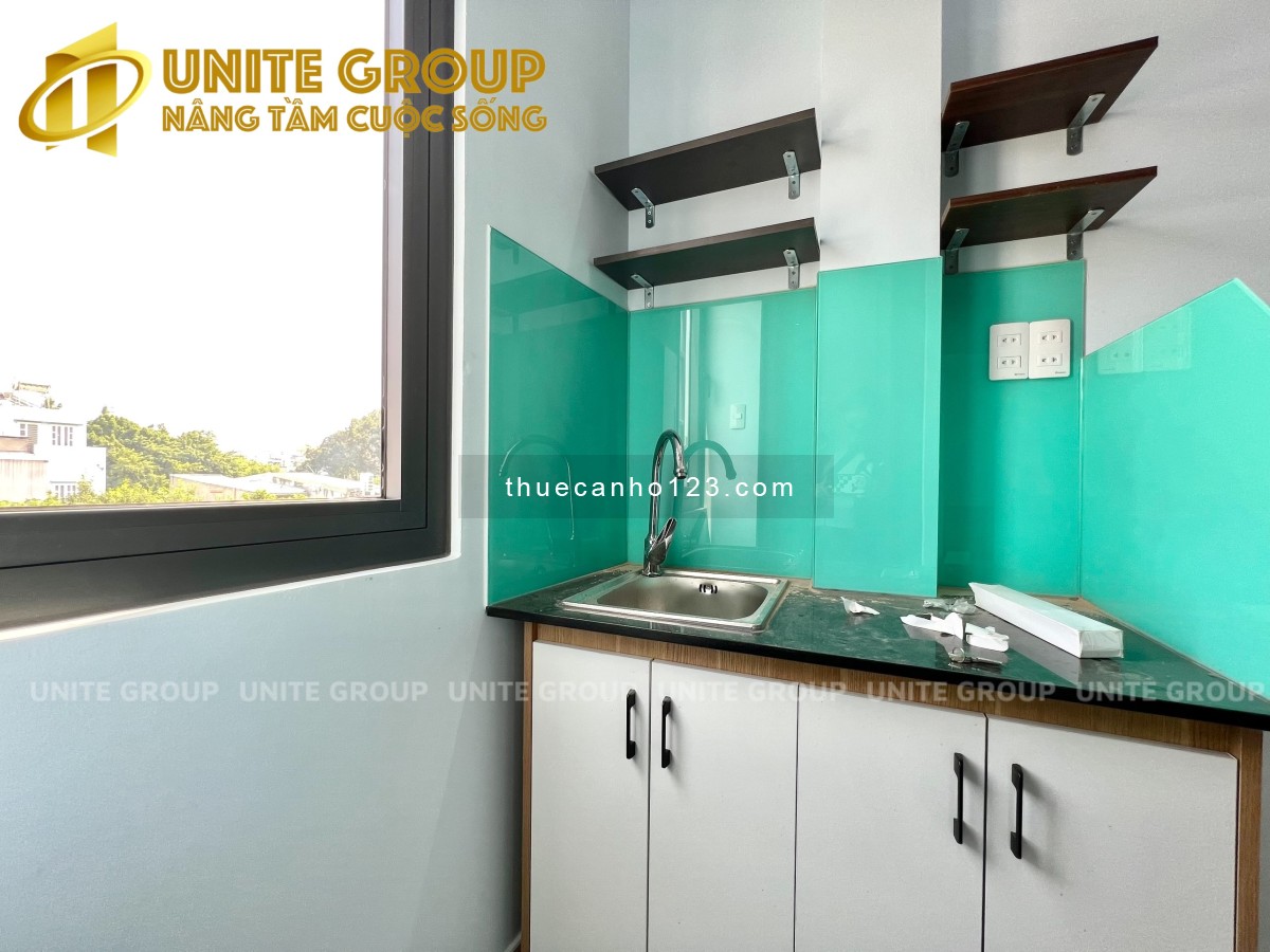 Cho thuê căn hộ xịn xò - Cửa sổ trời - Ban công siêu xinh - Gần ngay ngã tư Hàng Xanh