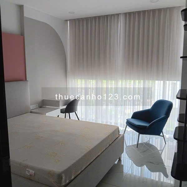 Cho thuê căn hộ lầu thấp, tại MidTown - PMH , 2 phòng ngủ, giá 23 triệu/tháng. 0903018683