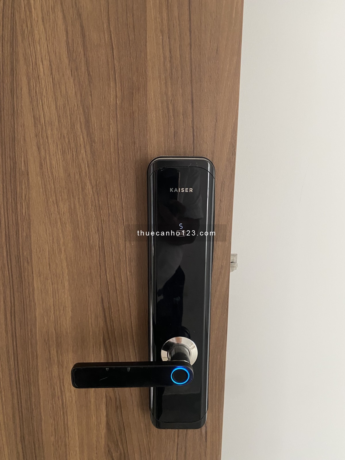 Cho thuê 100 căn hộ MT 63m2-100m2 rèm, máy lạnh, giường, tủ hoặc bếp, máy hút mùi... Full nội thất