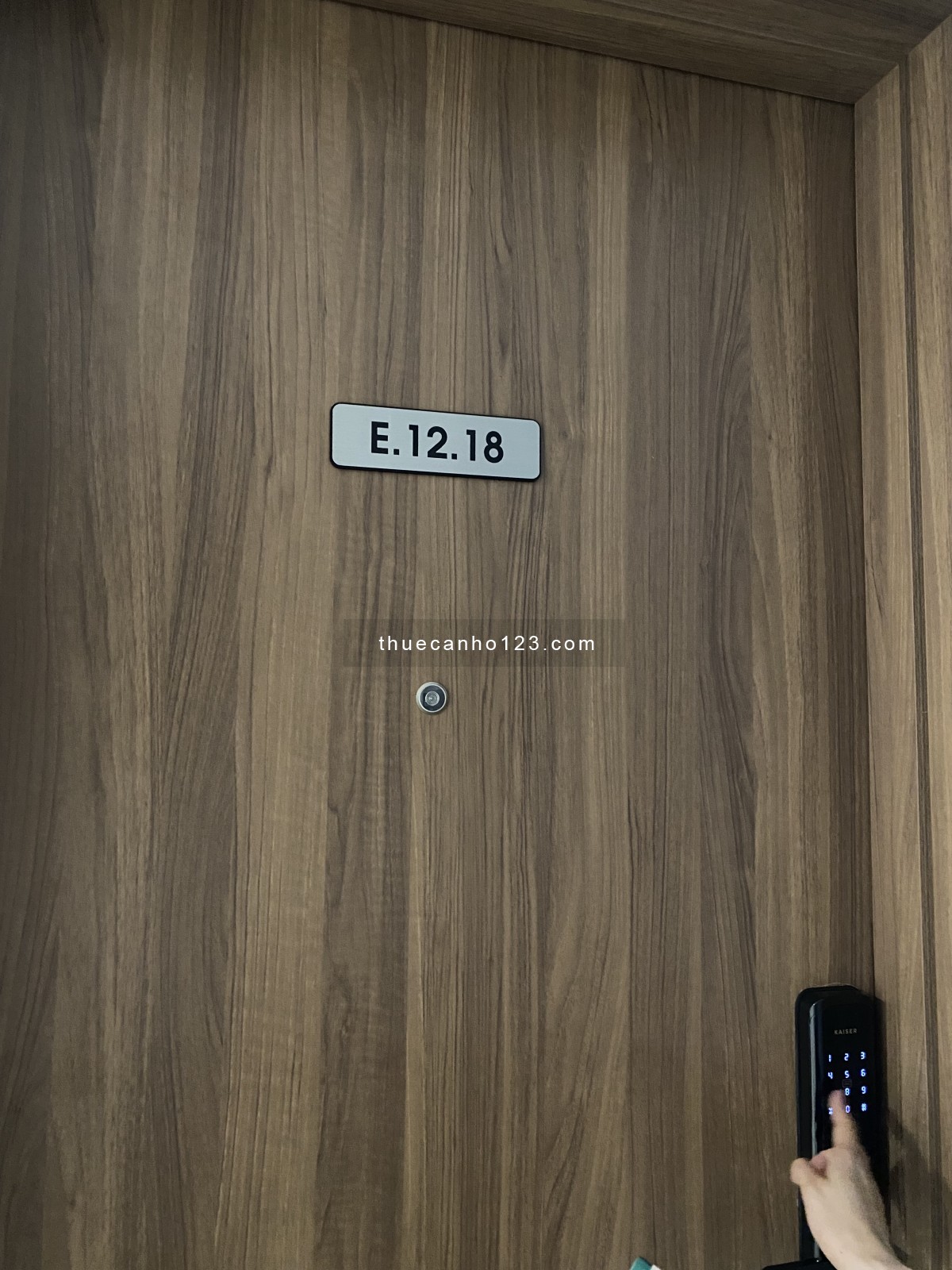 Cho thuê 100 căn hộ MT 63m2-100m2 rèm, máy lạnh, giường, tủ hoặc bếp, máy hút mùi... Full nội thất