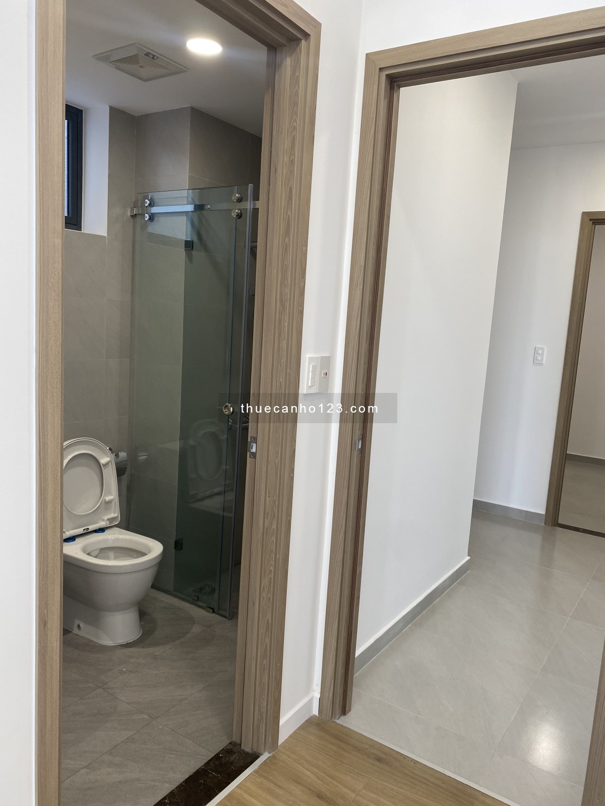 Cho thuê 100 căn hộ MT 63m2-100m2 rèm, máy lạnh, giường, tủ hoặc bếp, máy hút mùi... Full nội thất