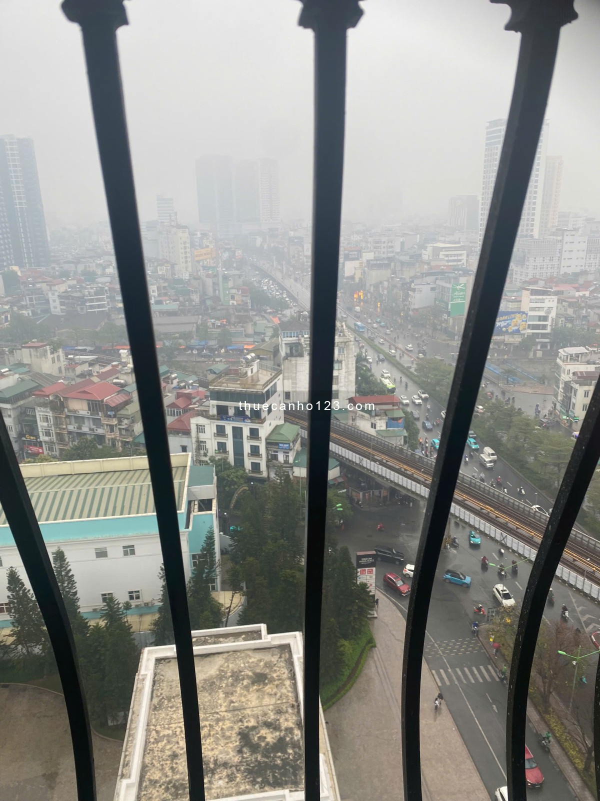 Gấp gấp, căn hộ Royal City đang cho thuê giá chỉ 16tr/tháng, bao phí dịch vụ đến hết tháng 9