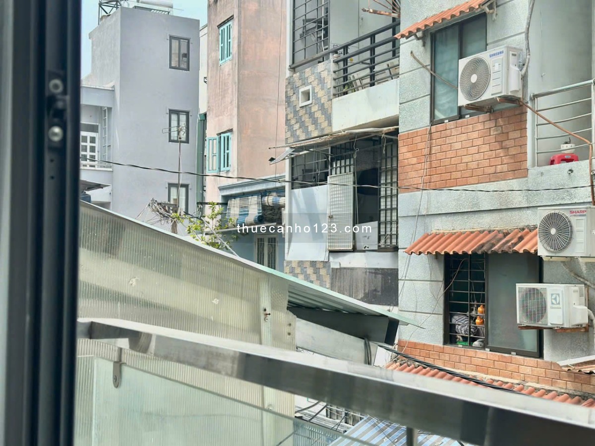 Căn Hộ 1 Phòng Ngủ Cho Thuê Full Nội Thất, Máy Giặt Riêng, Bancon, Ngay Cách Mạng Tháng 8 Quận 3