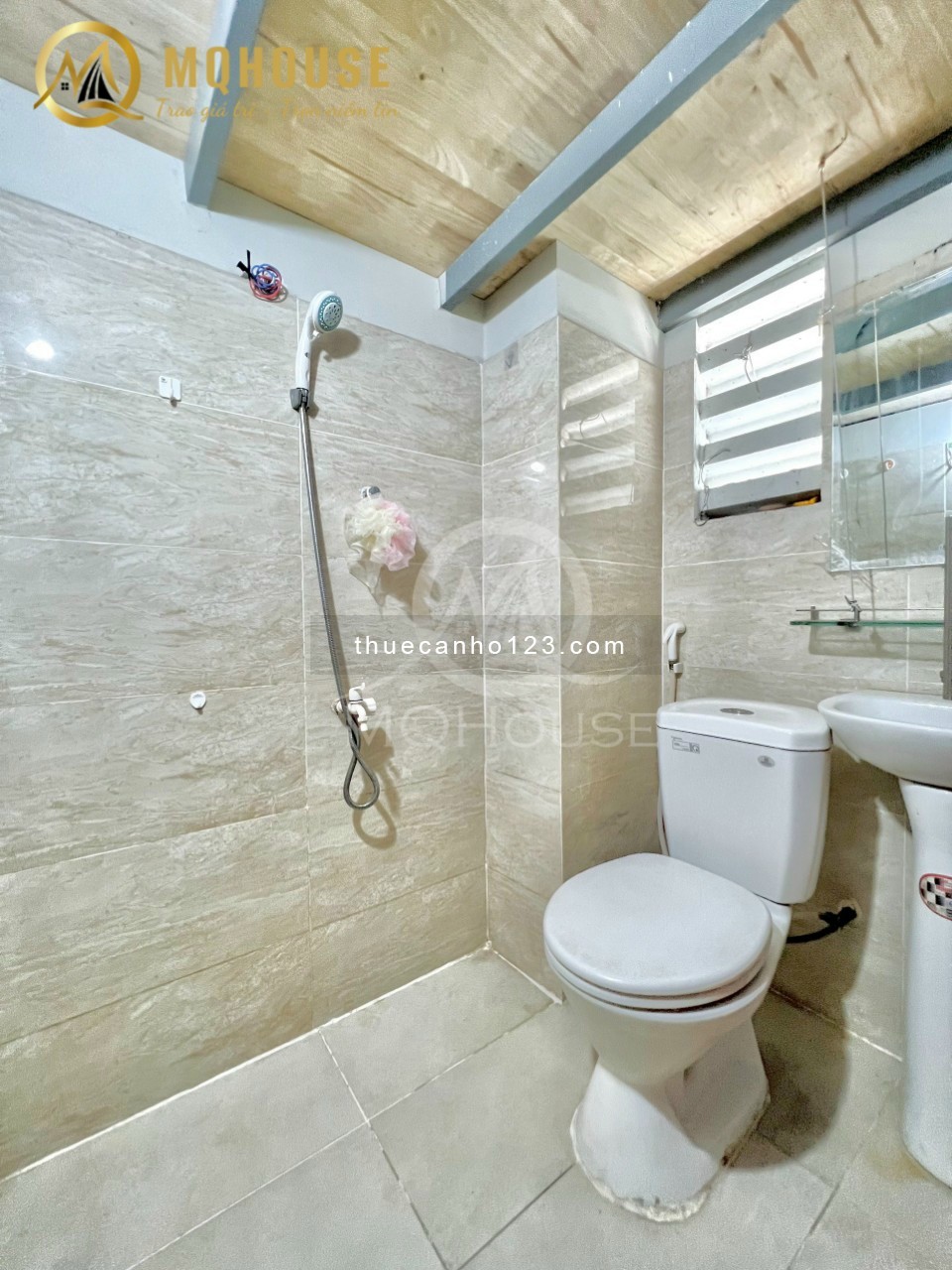 Trống sẵn ngay Lữ Gia - Gác cao 1m7 - Cửa sổ thoáng - Bếp tách riêng