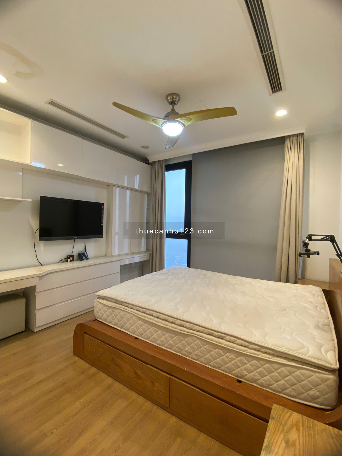Cho thuê căn R6 Royal City siêu rẻ từ 17tr