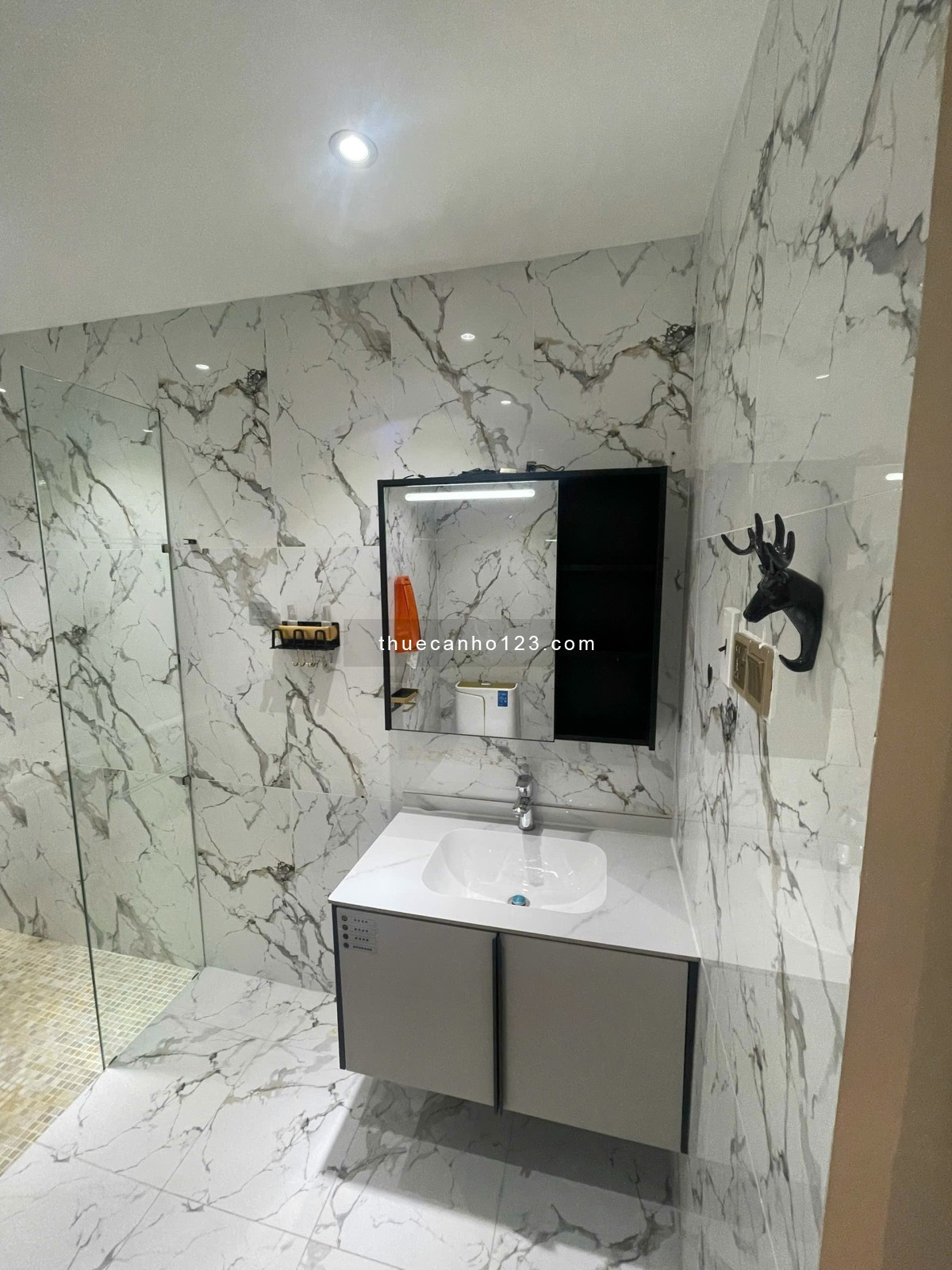 Cho thuê căn hộ Penthouse 4pn3wc-140m2 chung cư Cộng Hòa Plaza giá chỉ 20tr/th. LH 0932 192 028-Mai