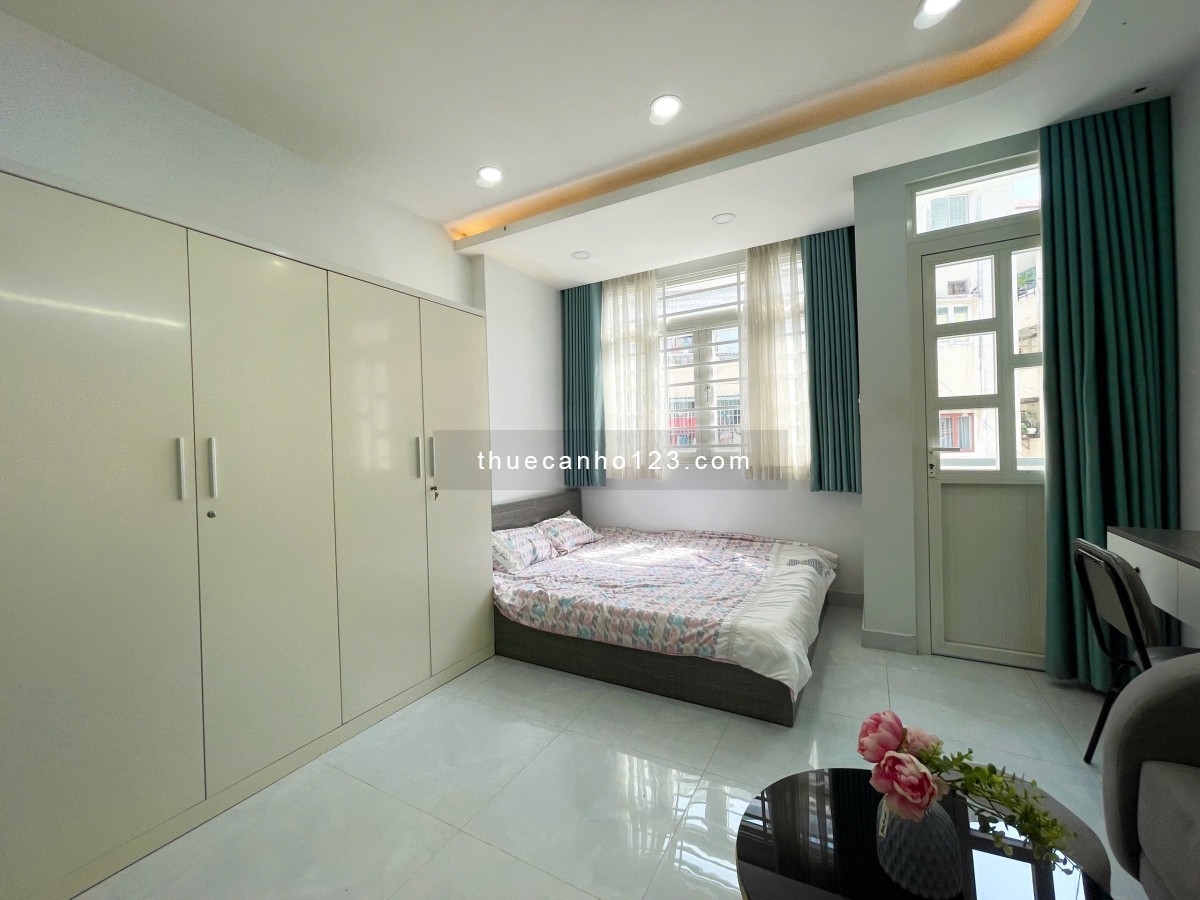 Cho thuê căn hộ ban công 1 phòng ngủ Hoàng Sa quận 1 giá rẻ