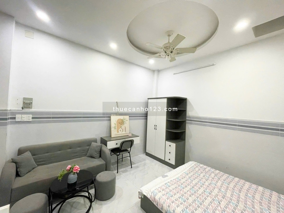 Cho thuê căn hộ ban công 1 phòng ngủ Hoàng Sa quận 1 giá rẻ