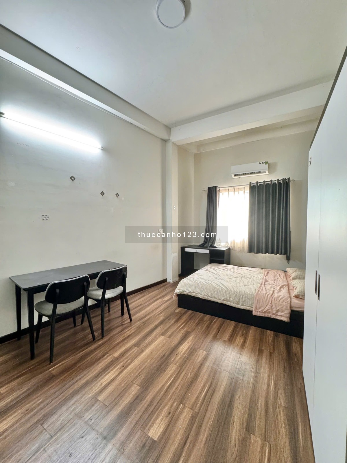 Cho Thuê Căn Studio Cửa Sổ Lớn Gần Chợ Bến Thành, Cầu Calmette Quận 1