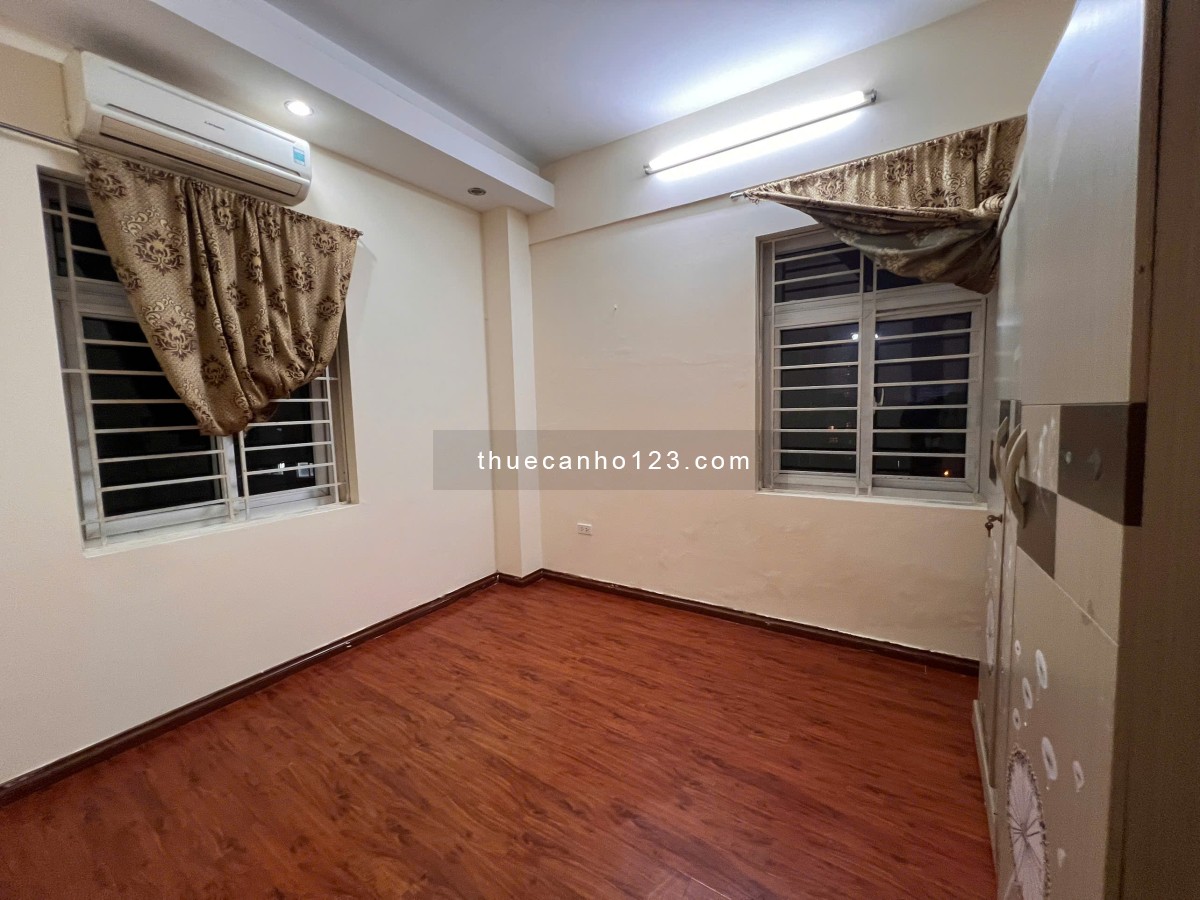 Chính chủ cho thuê Chung cư 80m2, 2 PN, 2 PVS, nhà C chung cư Bộ Quốc phòng, 120 Hoàng Quốc Việt