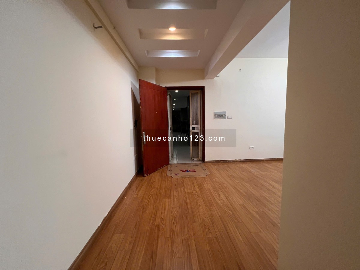 Chính chủ cho thuê Chung cư 80m2, 2 PN, 2 PVS, nhà C chung cư Bộ Quốc phòng, 120 Hoàng Quốc Việt