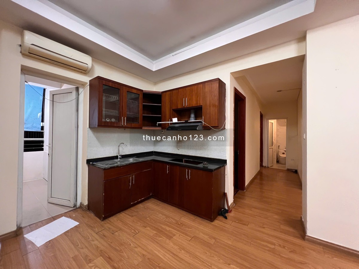 Chính chủ cho thuê Chung cư 80m2, 2 PN, 2 PVS, nhà C chung cư Bộ Quốc phòng, 120 Hoàng Quốc Việt