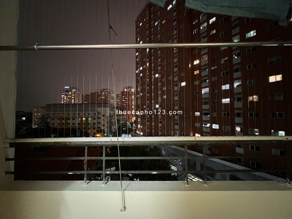 Chính chủ cho thuê Chung cư 80m2, 2 PN, 2 PVS, nhà C chung cư Bộ Quốc phòng, 120 Hoàng Quốc Việt