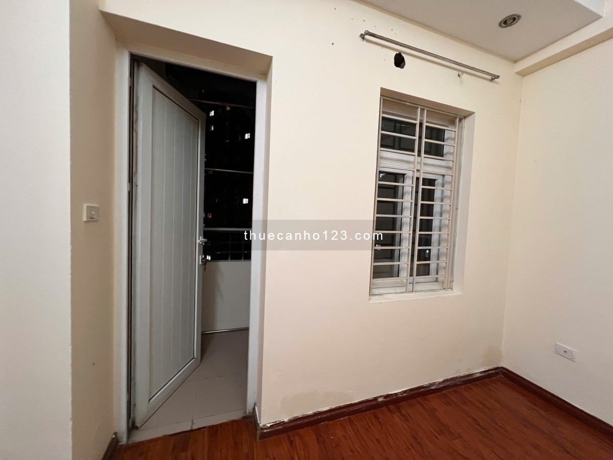 Chính chủ cho thuê Chung cư 80m2, 2 PN, 2 PVS, nhà C chung cư Bộ Quốc phòng, 120 Hoàng Quốc Việt