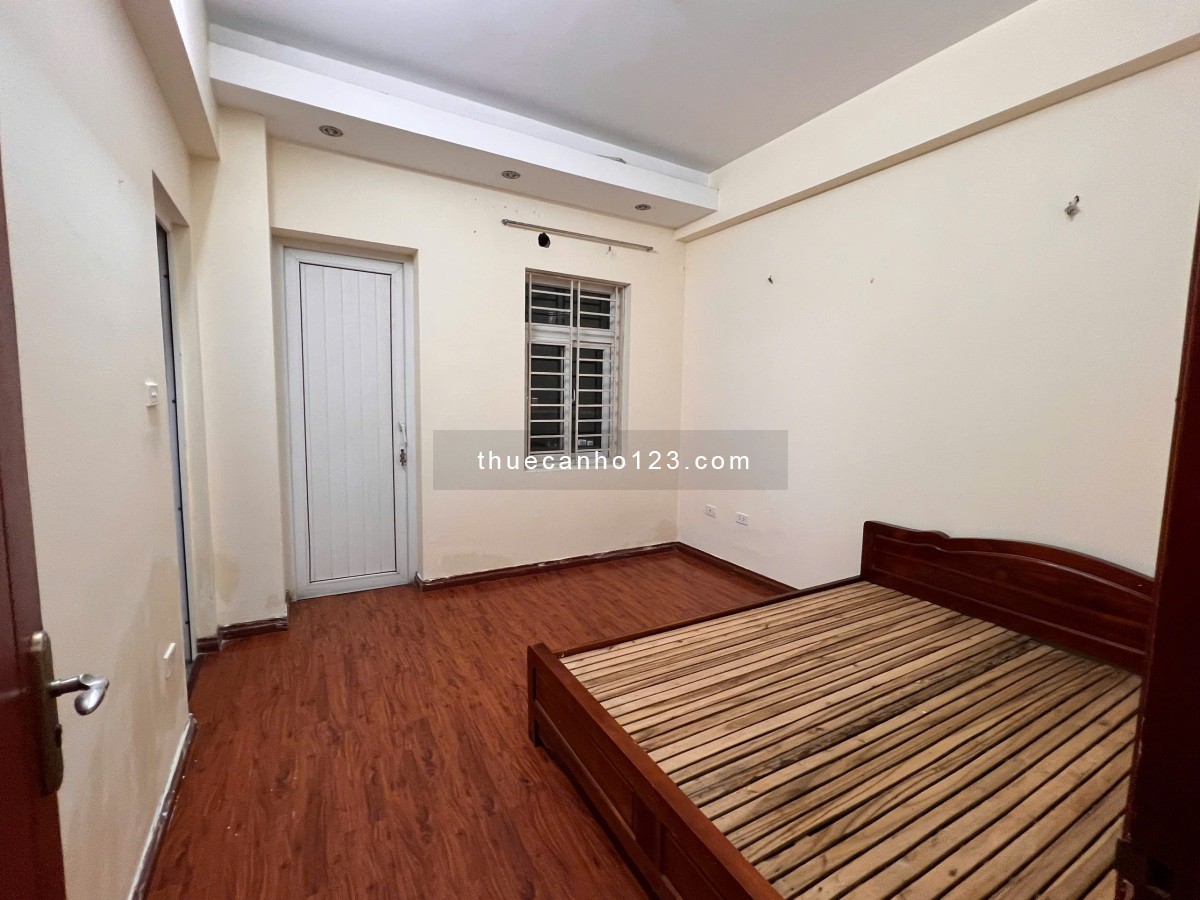 Chính chủ cho thuê Chung cư 80m2, 2 PN, 2 PVS, nhà C chung cư Bộ Quốc phòng, 120 Hoàng Quốc Việt