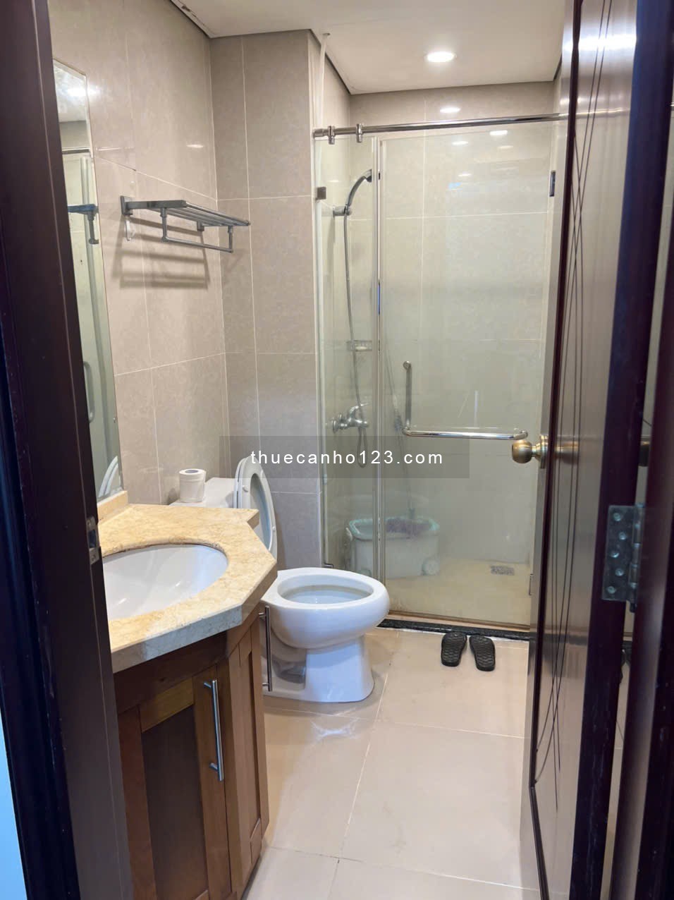 Quá rẻ ! Cho thuê căn 2pn Royal City - Nguyễn Trãi giá chỉ 19tr