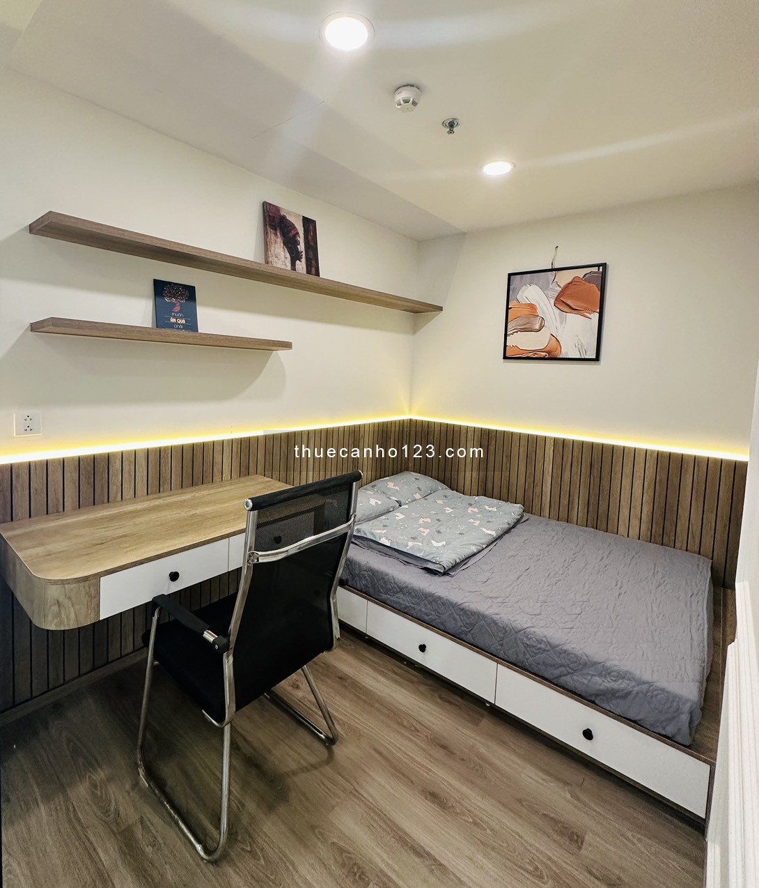 Chính chủ cho thuê Vinhomes Westpoint siêu đẹp 2 phòng ngủ giá chỉ 17 triệu/tháng