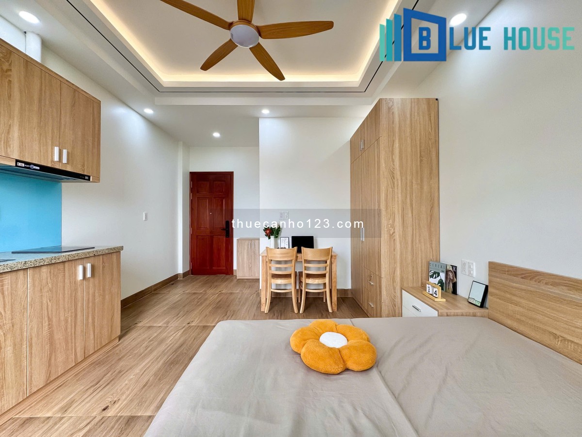 CHDV 30m2 new 100%, có ban công và máy giặt riêng, full tiện nghi cao cấp gần Aeon Mall