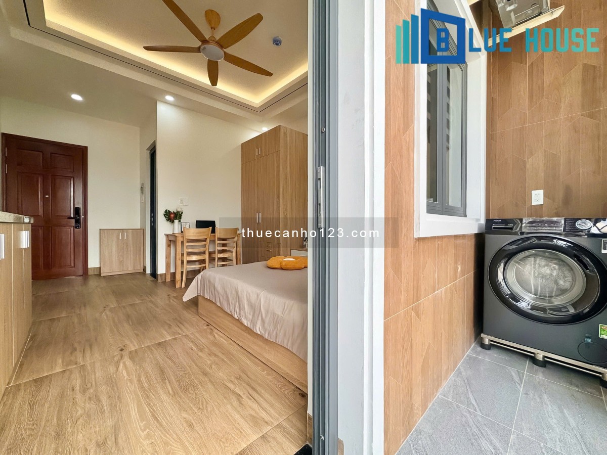 CHDV 30m2 new 100%, có ban công và máy giặt riêng, full tiện nghi cao cấp gần Aeon Mall