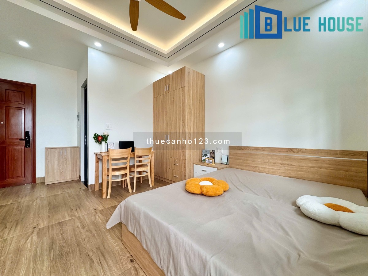 CHDV 30m2 new 100%, có ban công và máy giặt riêng, full tiện nghi cao cấp gần Aeon Mall