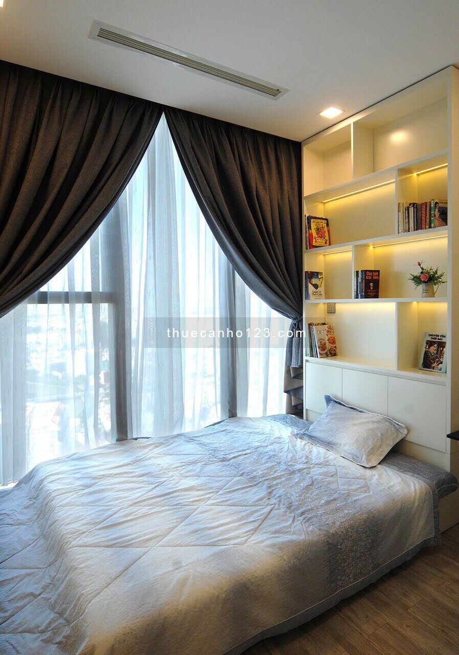 Cho thuê CC 3PN, 2WC, 45 triệu, 105m2 tại Vinhomes Golden River Ba Son, Q1, HCM