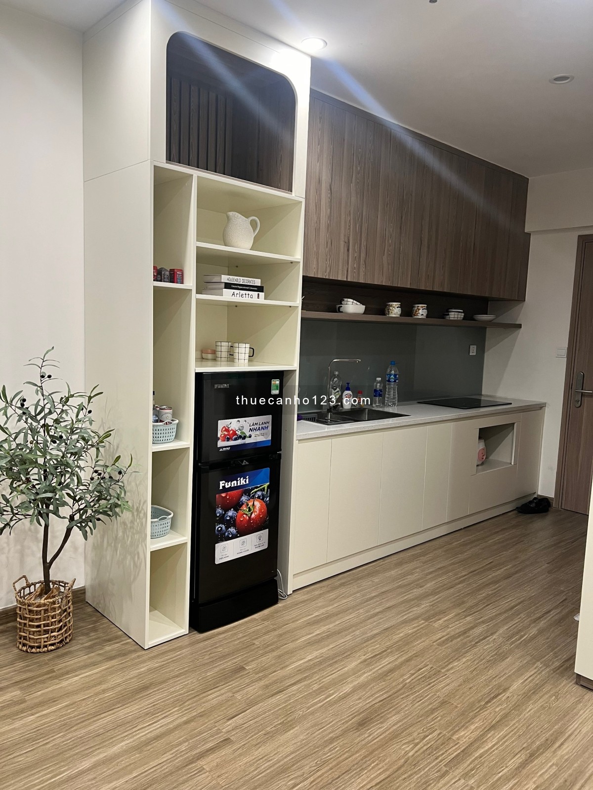 Studio full đồ, giá 7tr/1 tháng (nội thất mới), chỉ việc vào ở