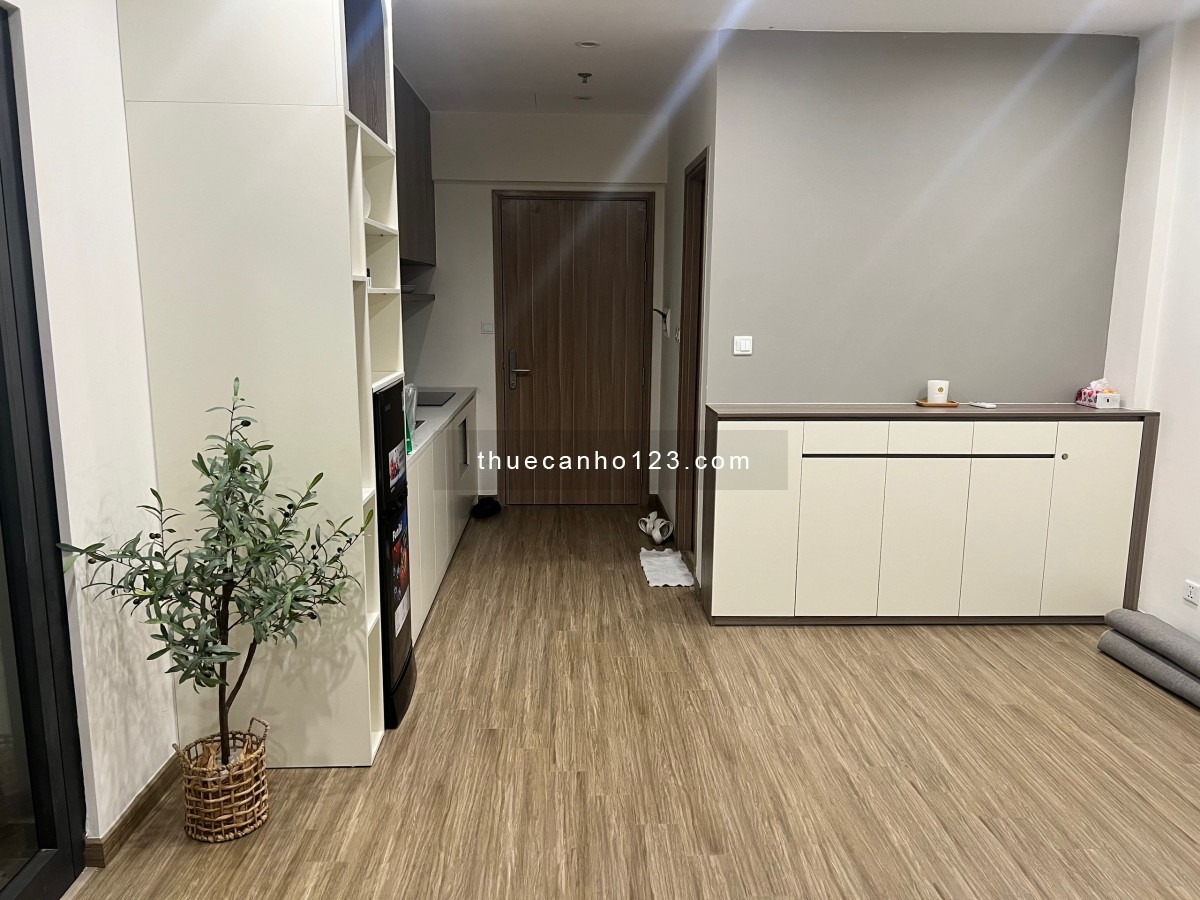 Studio full đồ, giá 7tr/1 tháng (nội thất mới), chỉ việc vào ở
