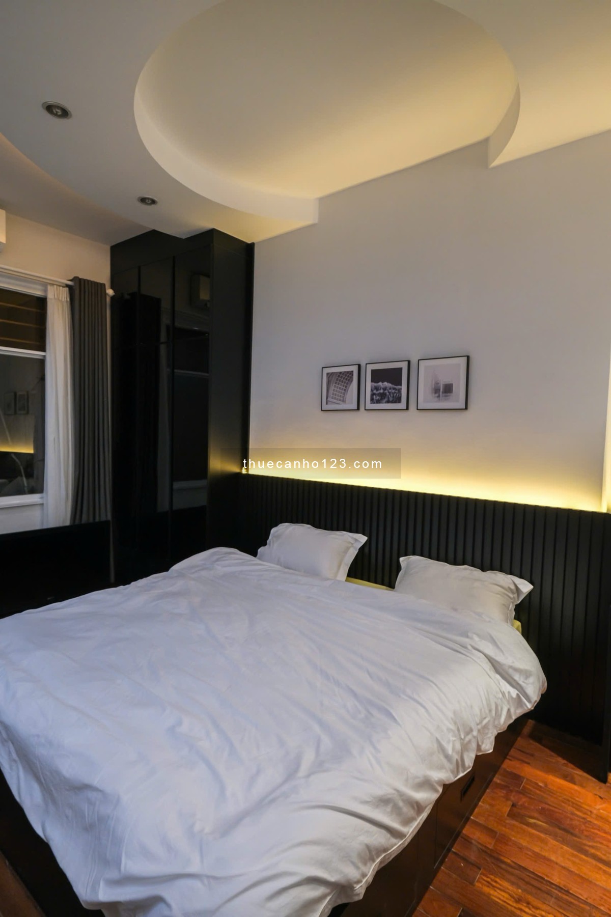 Cho thuê căn hộ 1 phòng ngủ ban công cửa sổ mới 100% nội thất cao cấp đối diện công viên Lê Văn Tám