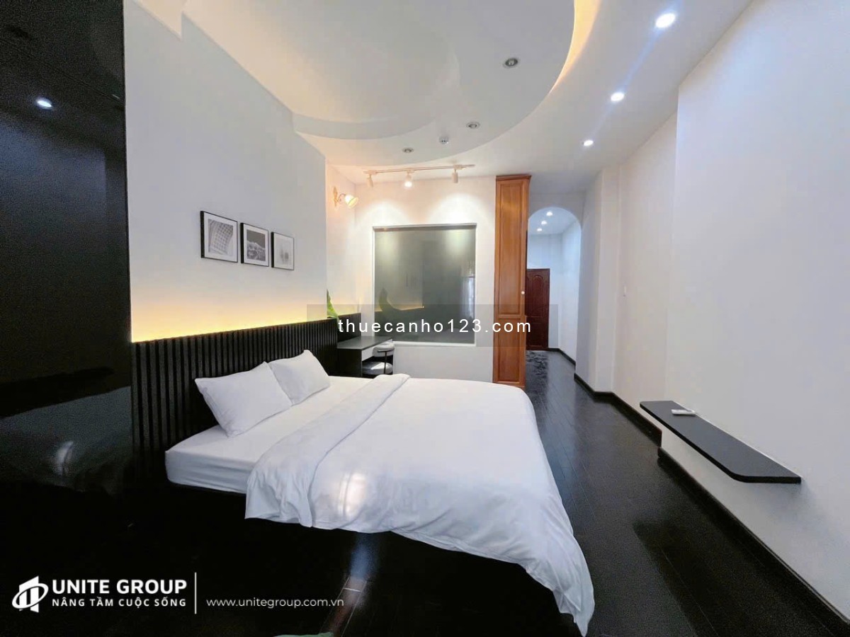 Cho thuê căn hộ 1 phòng ngủ ban công cửa sổ mới 100% nội thất cao cấp đối diện công viên Lê Văn Tám