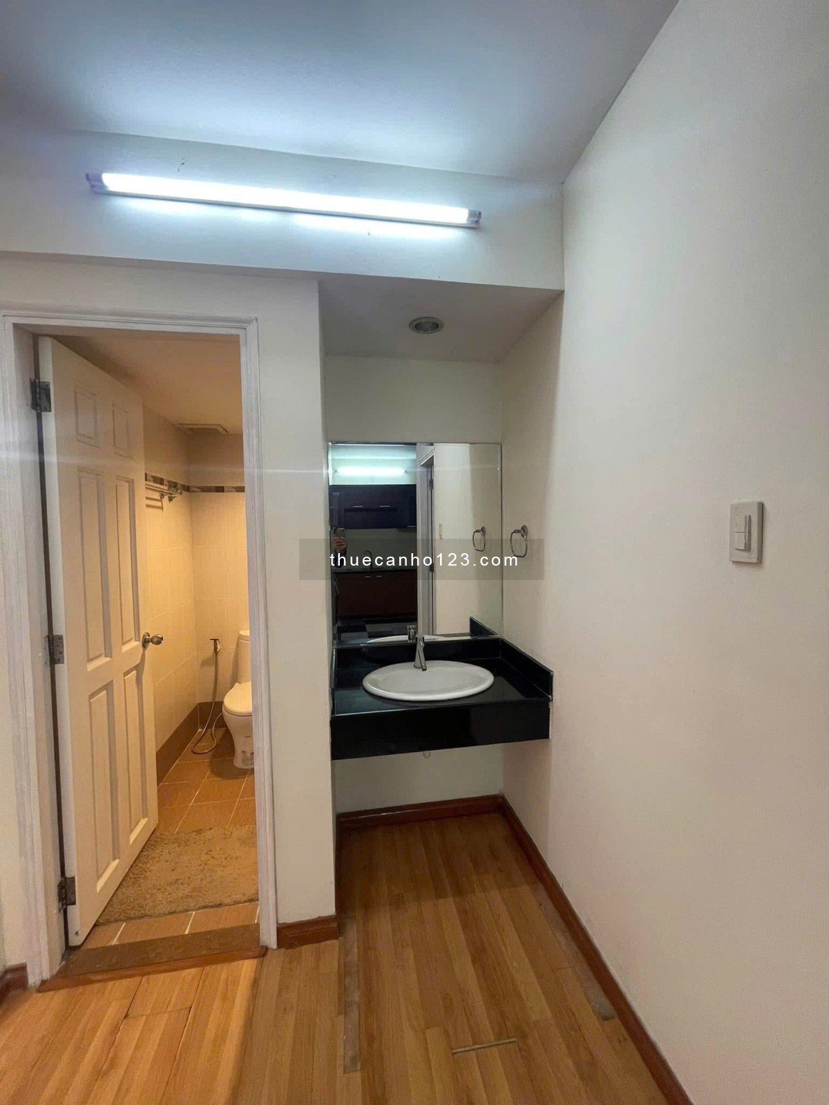 Chung cư Satra, Phan Đăng Lưu, PN: 117m2, 3p ngủ rộng, 2wc, 19tr/tháng.