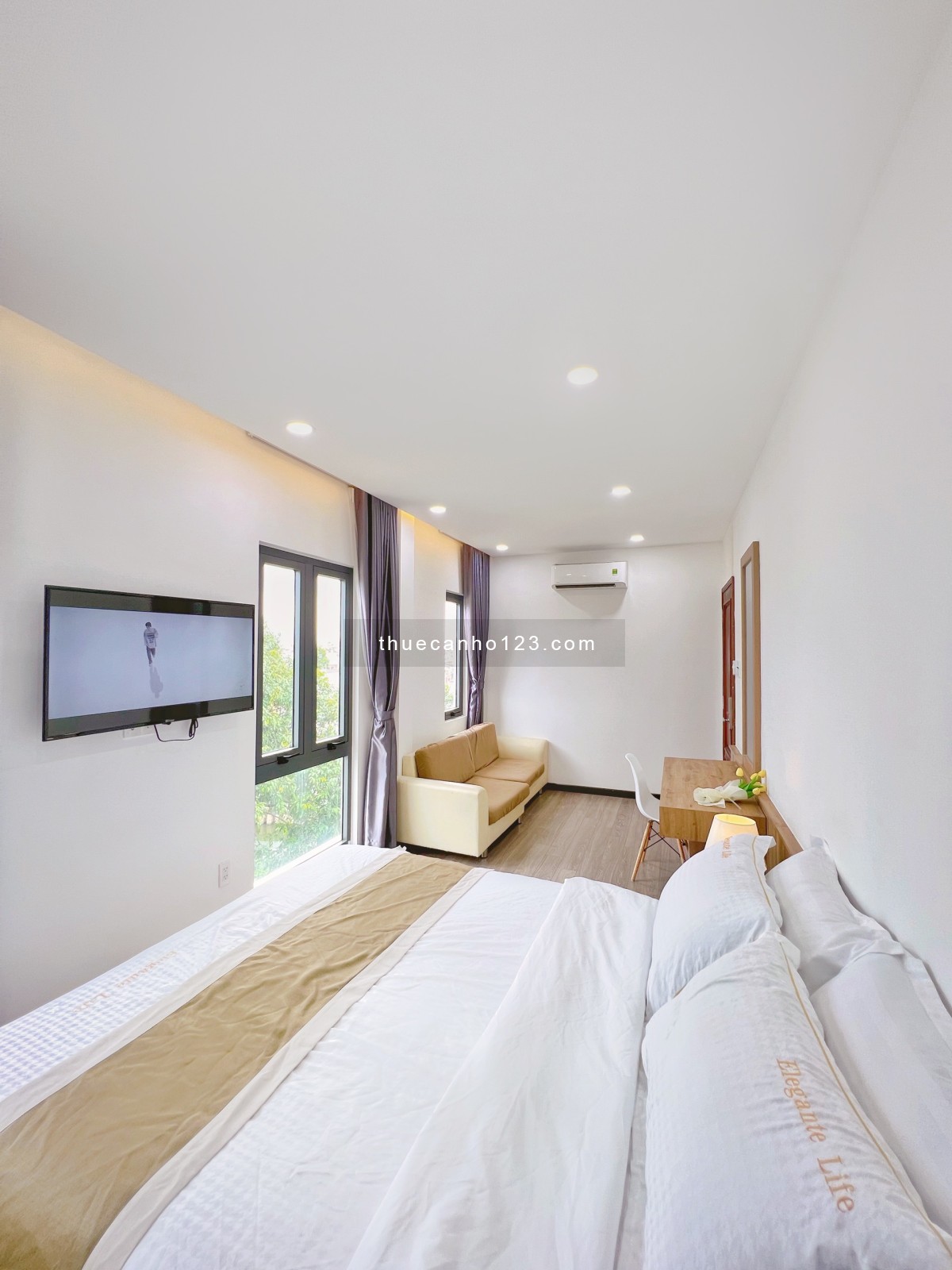 Căn hộ 1PN ban công mới setup nội thất view bờ kè Trường sa, gần cầu Công Lý, ĐH Sư Phạm quận 3