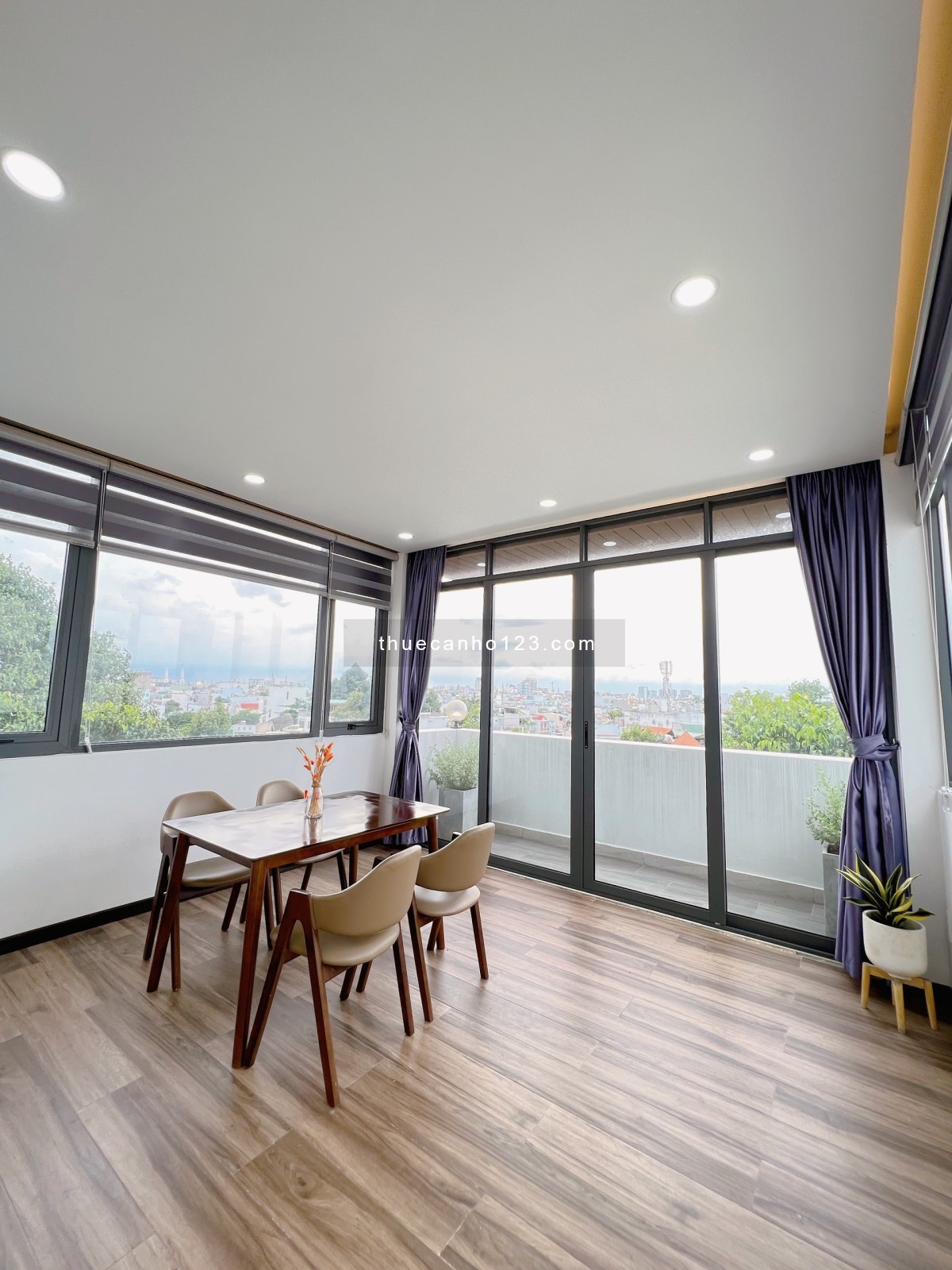 Căn hộ 1PN ban công mới setup nội thất view bờ kè Trường sa, gần cầu Công Lý, ĐH Sư Phạm quận 3