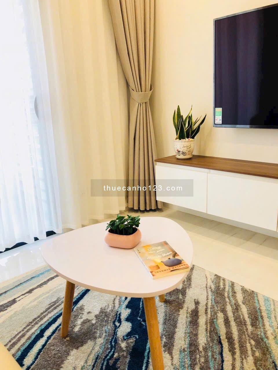 Cho thuê căn hộ The Prince 50m2, 1PN1WC, Nội thất đầy đủ, nhà đẹp dọn ở được ngay.