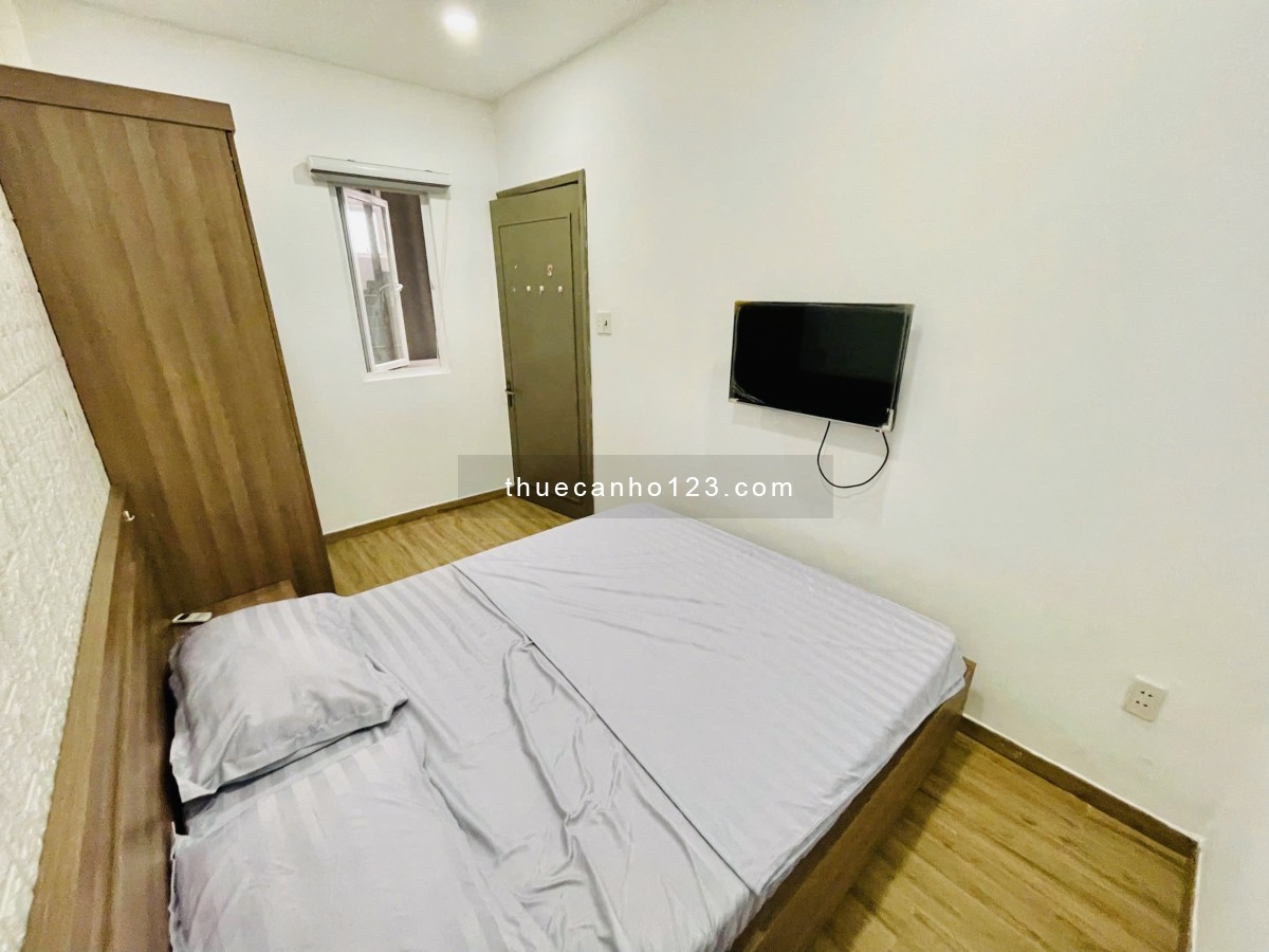 Cho thuê căn hộ 2 PN thoáng mát gần Bùi Viện, Bitexco, có thang máy