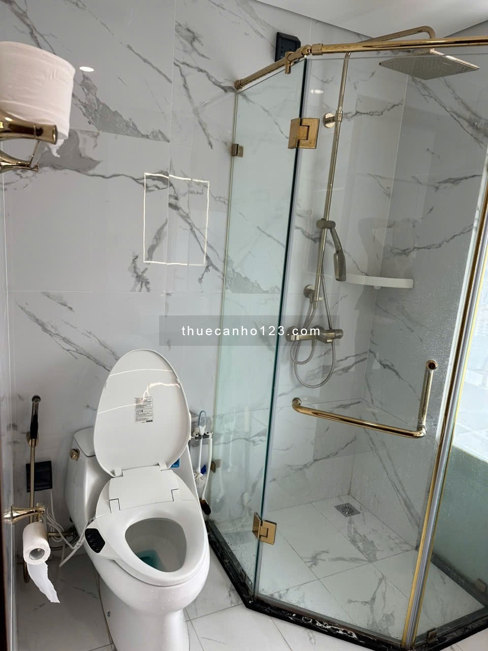 Cho thuê căn hộ chung cư cao cấp Sunshine City 3 ngủ 2 vệ sinh 22tr