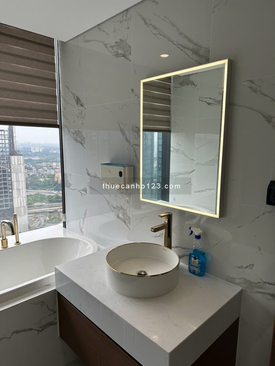 Cho thuê căn hộ chung cư cao cấp Sunshine City 3 ngủ 2 vệ sinh 22tr