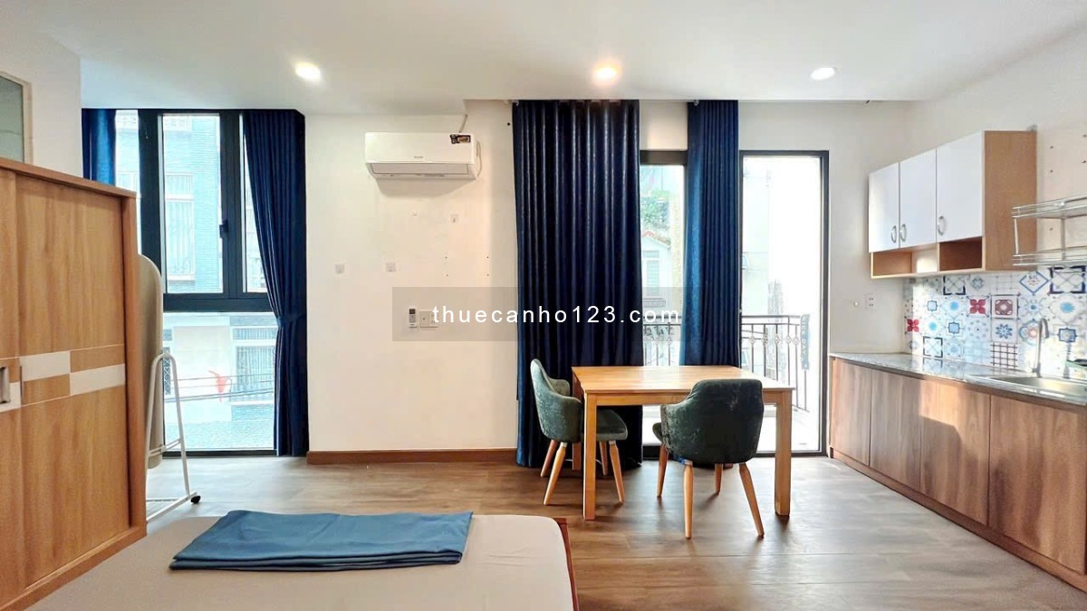 Siêu Phẩm Căn Hộ Ban công 40m2 Phan Đăng Lưu Bình Thạnh, Full Nội Thất, Gần Chợ Bà Chiểu