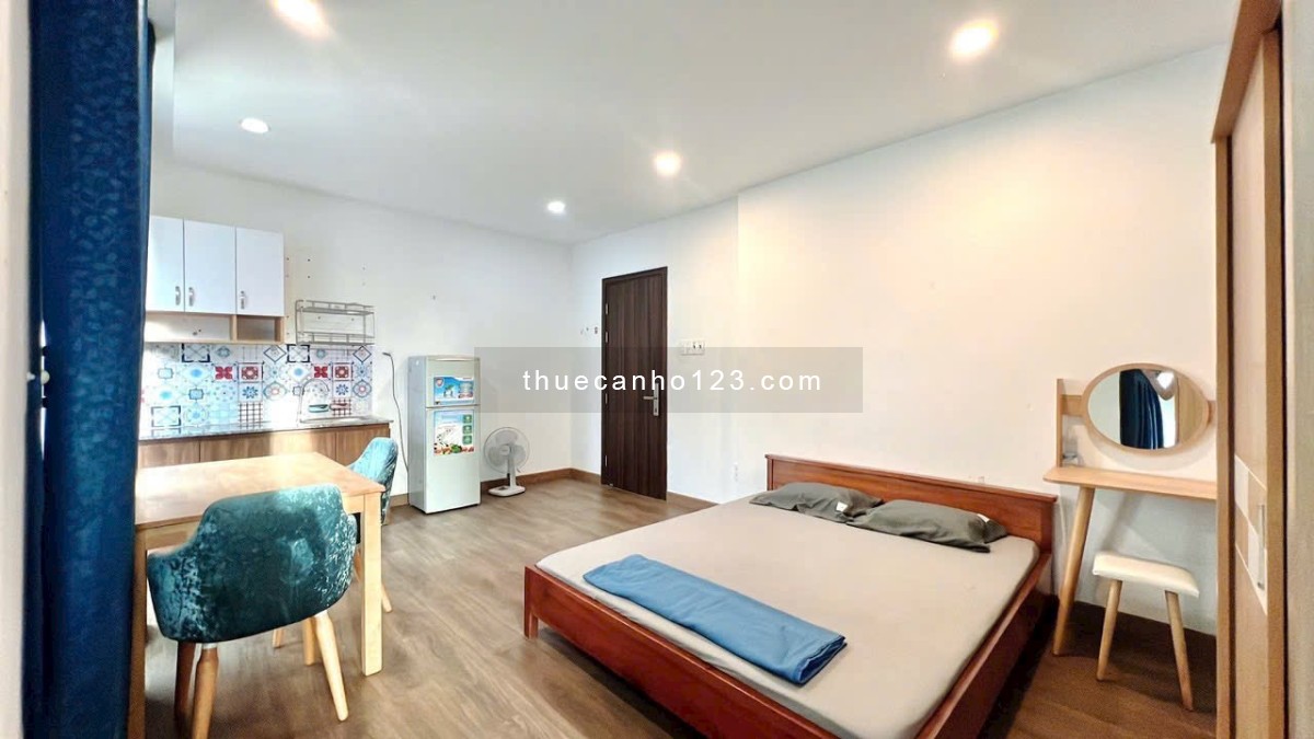 Siêu Phẩm Căn Hộ Ban công 40m2 Phan Đăng Lưu Bình Thạnh, Full Nội Thất, Gần Chợ Bà Chiểu